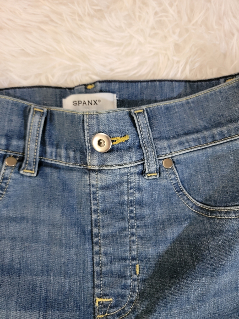 Spanx Vintage Womens Indigo High-Rise Pull-On Shaping Jean Shorts Size Small 4-6 - Picture 8 of 16